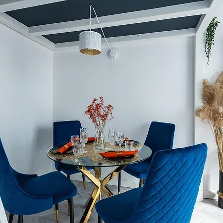 Апартаменты Historic Ghetto - Luxury By Station *