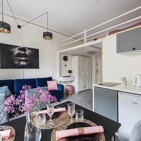 Luxury In The Center דירה ורשה