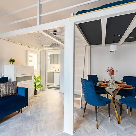 Luxury In The Center * ורשה